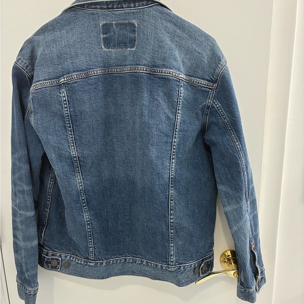 American Eagle lightly distressed Jean Jacket. Boyfriend fit. NWOT. AE Size S - Picture 3 of 7